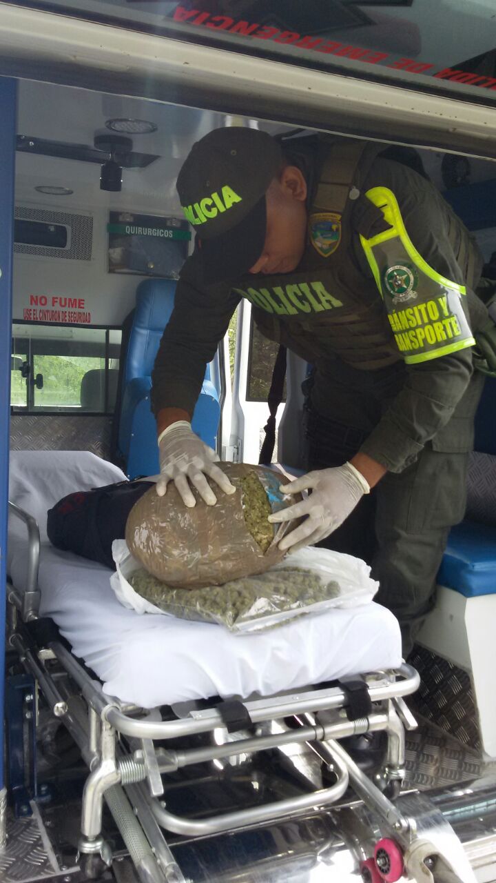 FOTO.AMBULANCIA CON MARIHUANA 3
