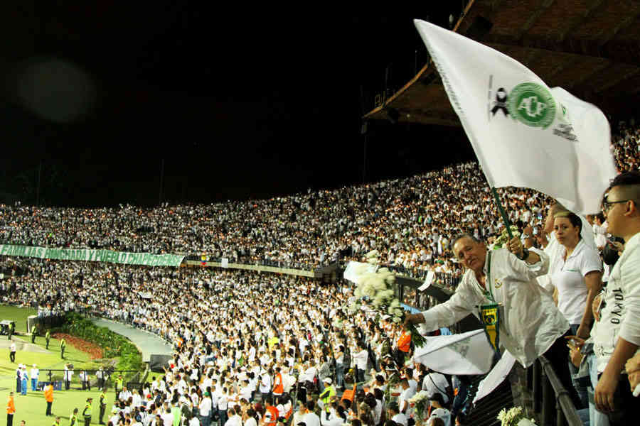 HOMENAJE A VICTIMAS 3